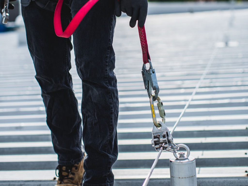 Équipement de sécurité pour le travail sur toiture